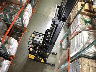 What to consider when choosing a lift truck